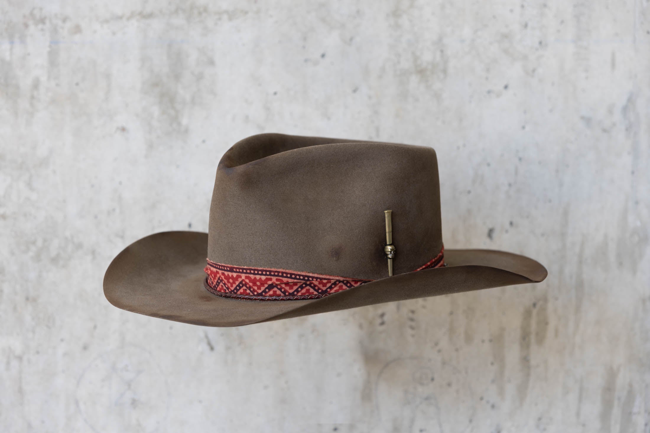 brown beaver western felt cowboy hat with teardrop crown for men and women angle