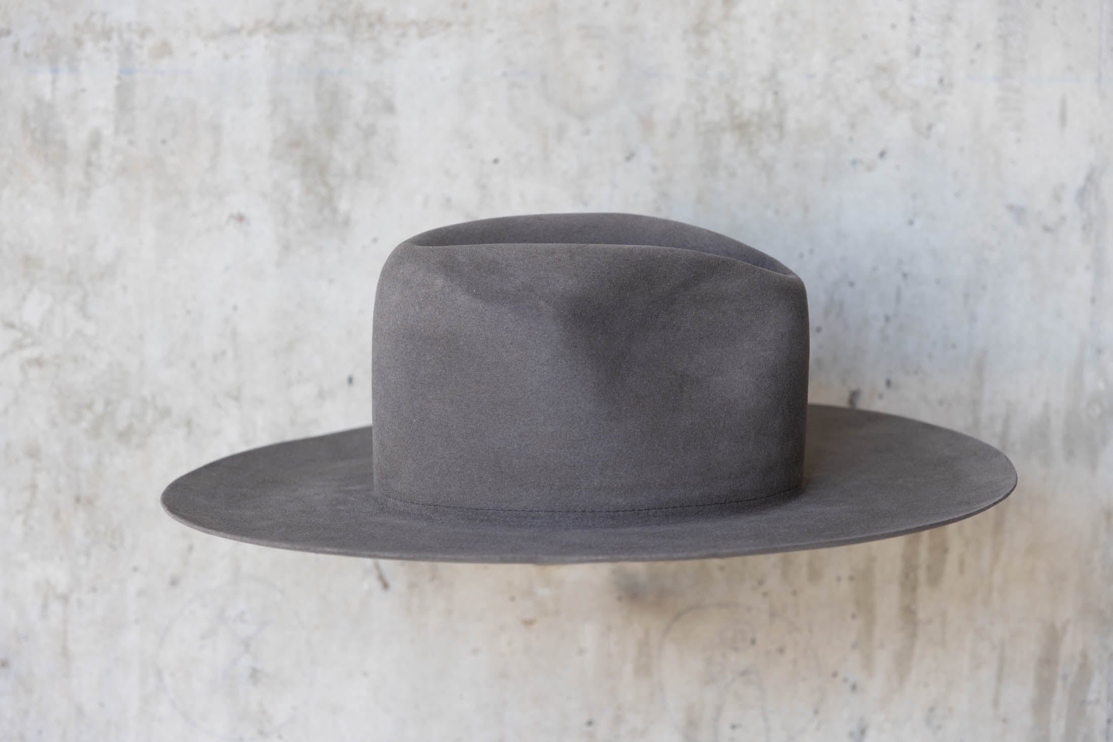 Gray Beaver Felt Cowboy hat right side