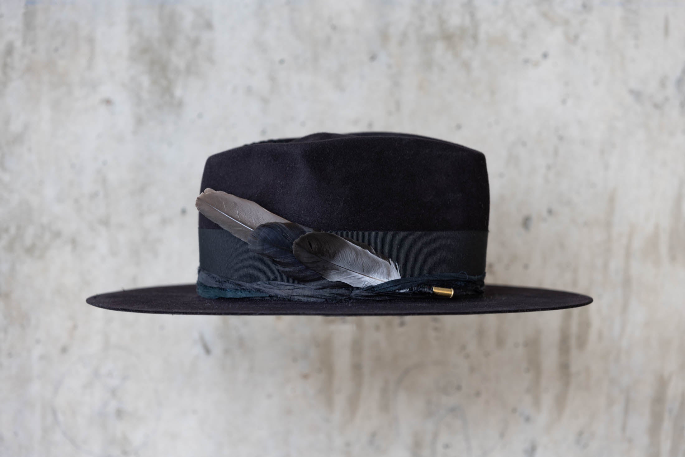 Black western fedora beaver felt hat diamond crown with feather for men and women right