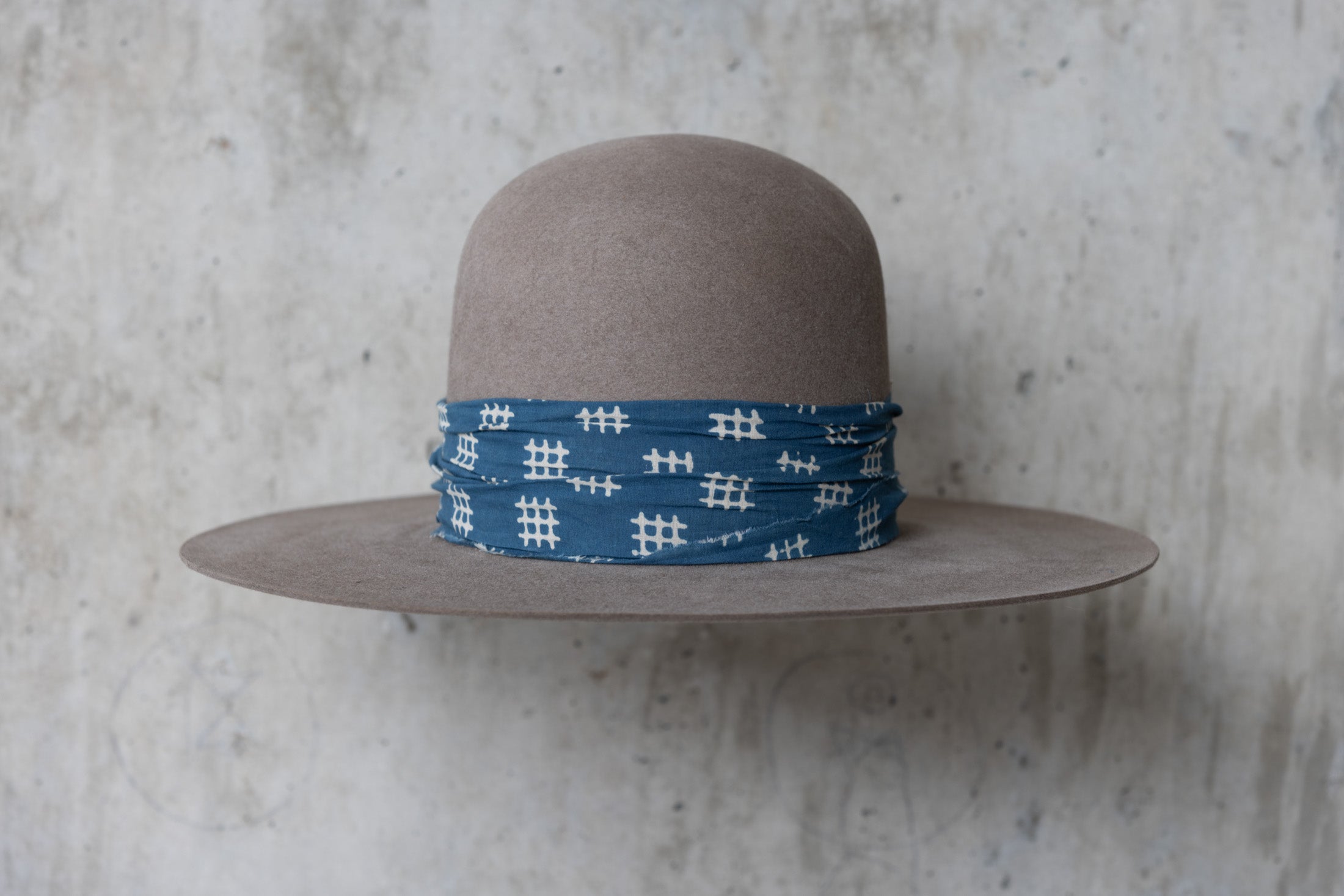 beaver felt open crown cowboy hat natural color blue bandana band made for men and women front